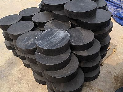 乌拉特中旗板式橡胶支座由若干层橡胶片与薄钢板经加压硫化